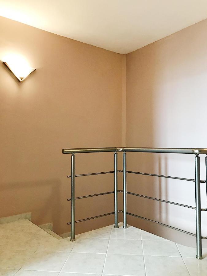 Spacious And Bright Maisonette Varna Center Exterior foto
